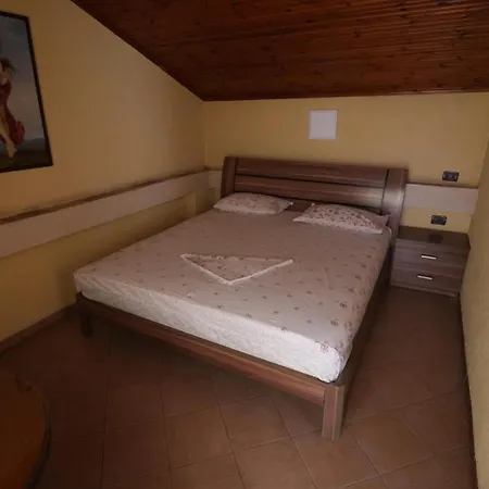 Alen Bar Отель 3*