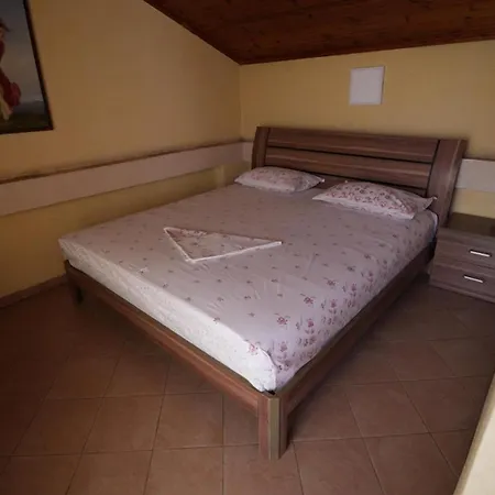 Alen Bar Hotell Tirana