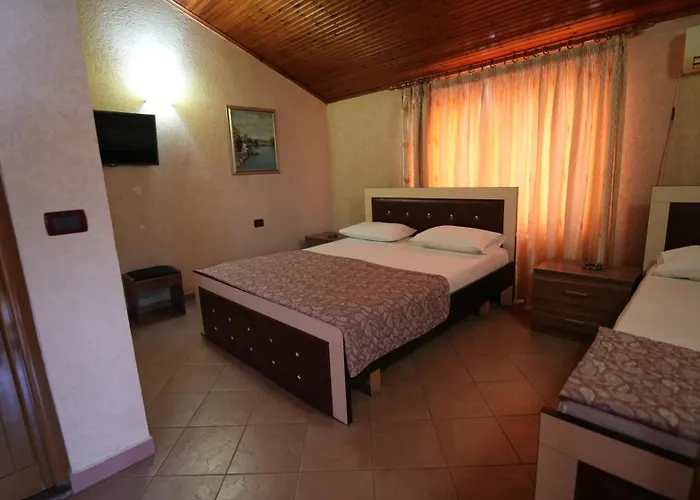 酒店 Alen Bar 地拉那